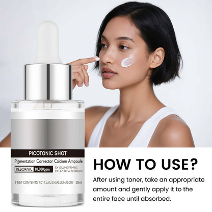 Solution de soin facial Care Suit pour éclaircissement de la peau, flacon blanc avec pompe, visible sur l&