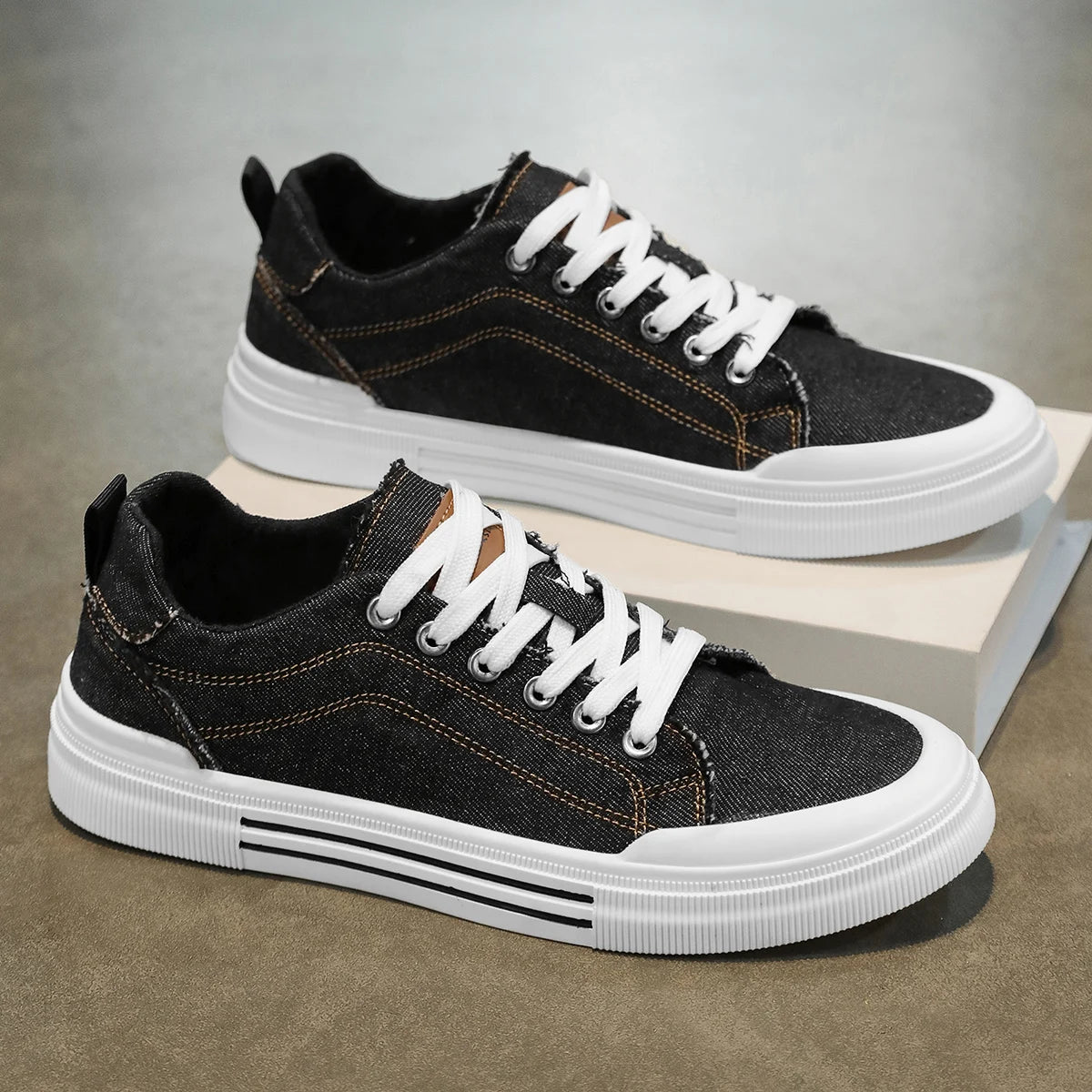 Pantofi sport casual pentru bărbați, ediție coreeană, la modă, pantofi din pânză, pantofi de navetă, denim, noi, la modă, 2025