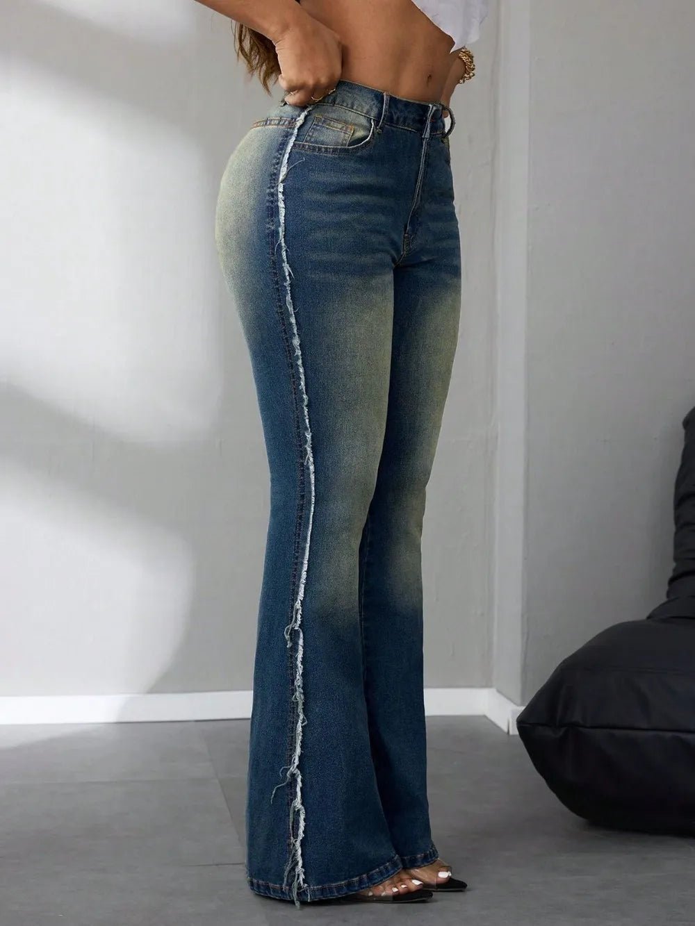 Side Raw Hem Flare Jeans - 𝐝𝐮𝐯𝐥𝐚𝐬𝐡𝐨𝐩.𝐜𝐨𝐦