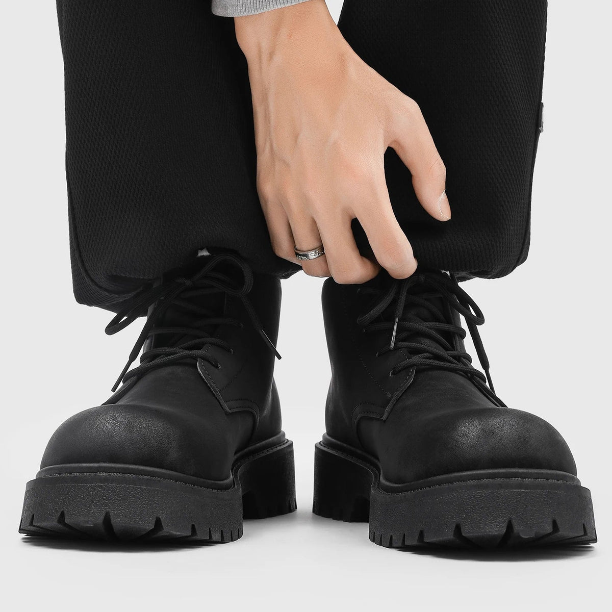 Unisex Height Increasing Leather Boots – Vintage Round Toe Lace - Up Thick Bottom Ankle Shoes for Fall Winter Daily Wear - 𝐃𝐔𝐕𝐋𝐀𝐒𝐇𝐎𝐏